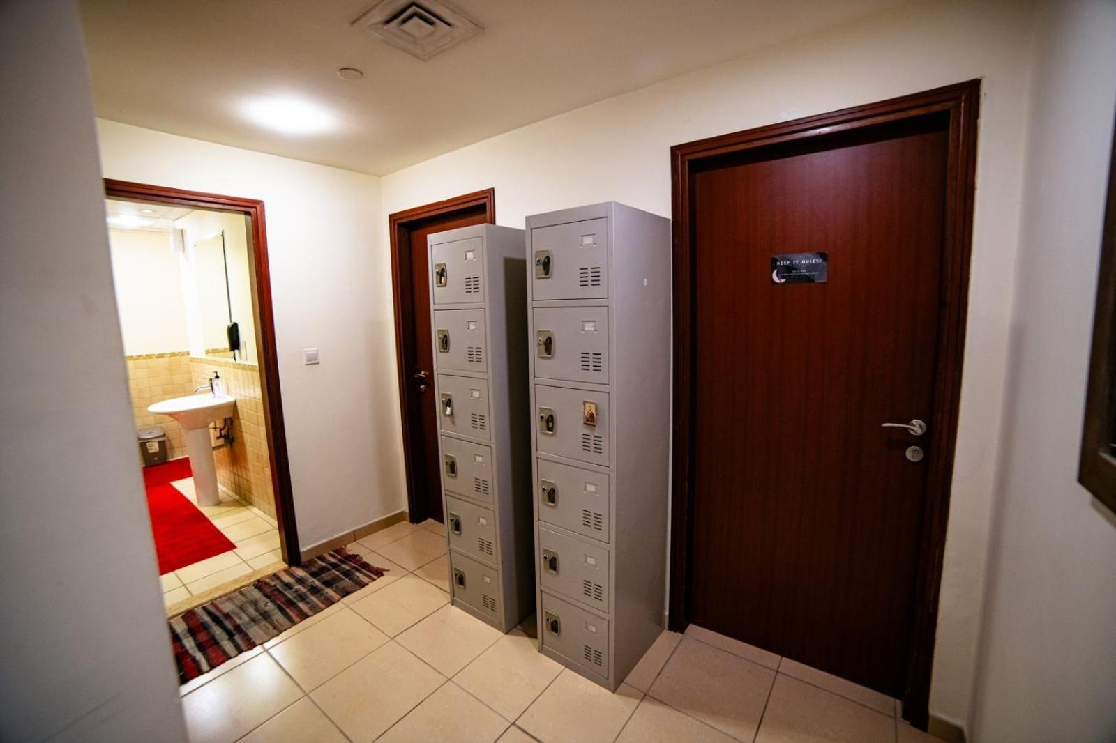 Lunar Hostel - Jbr Dubai Bagian luar foto