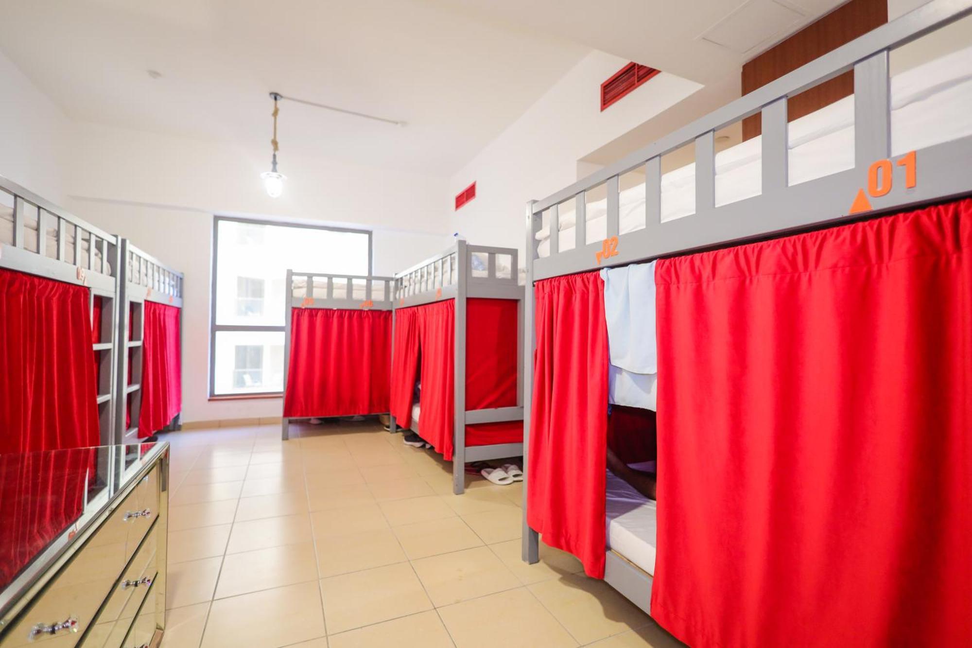 Lunar Hostel - Jbr Dubai Bagian luar foto