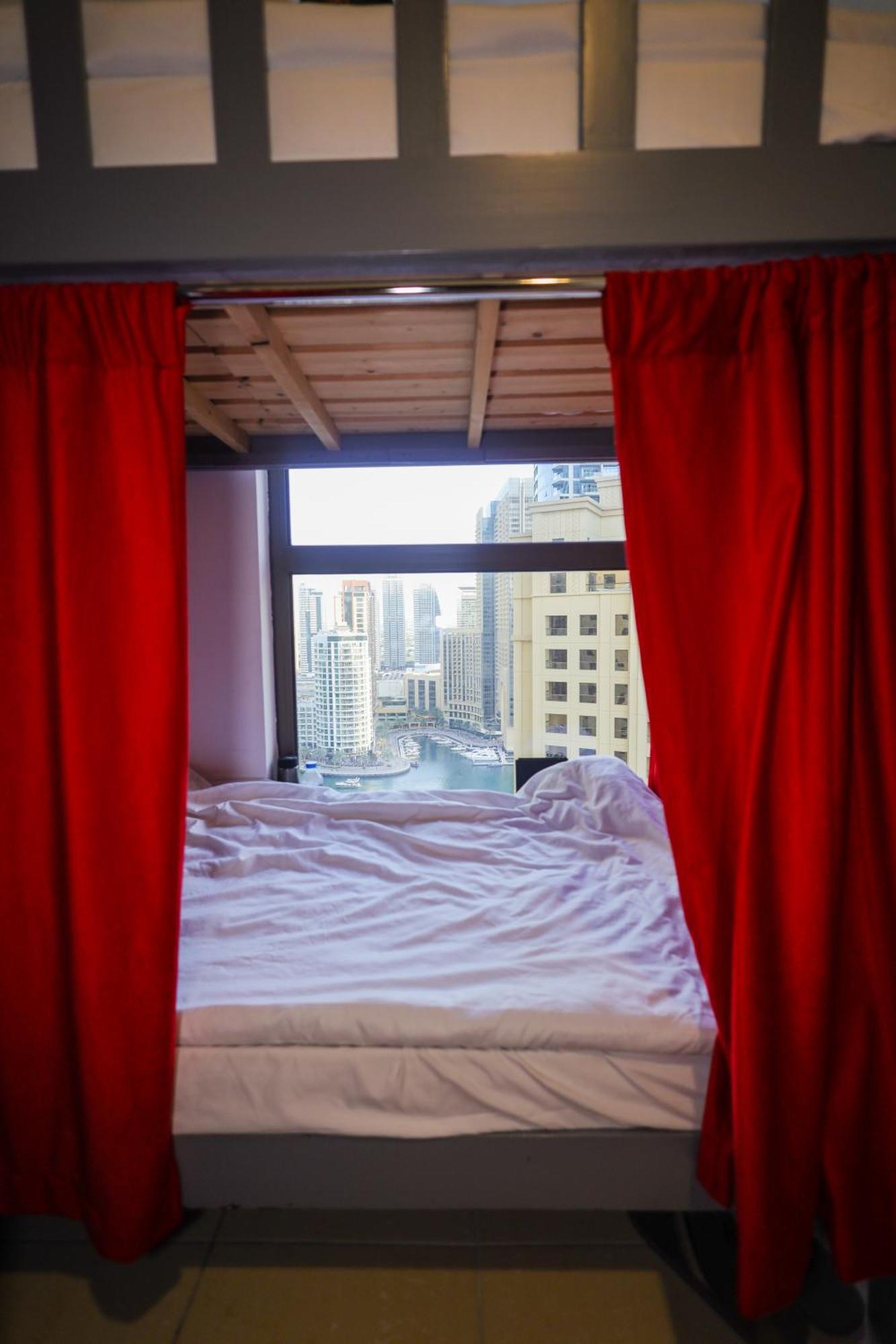 Lunar Hostel - Jbr Dubai Bagian luar foto