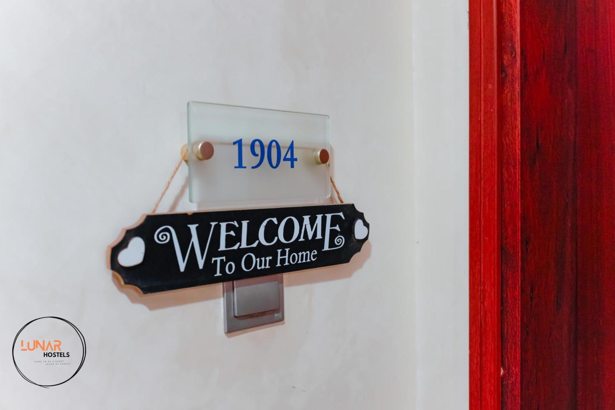 Lunar Hostel - Jbr Dubai Bagian luar foto