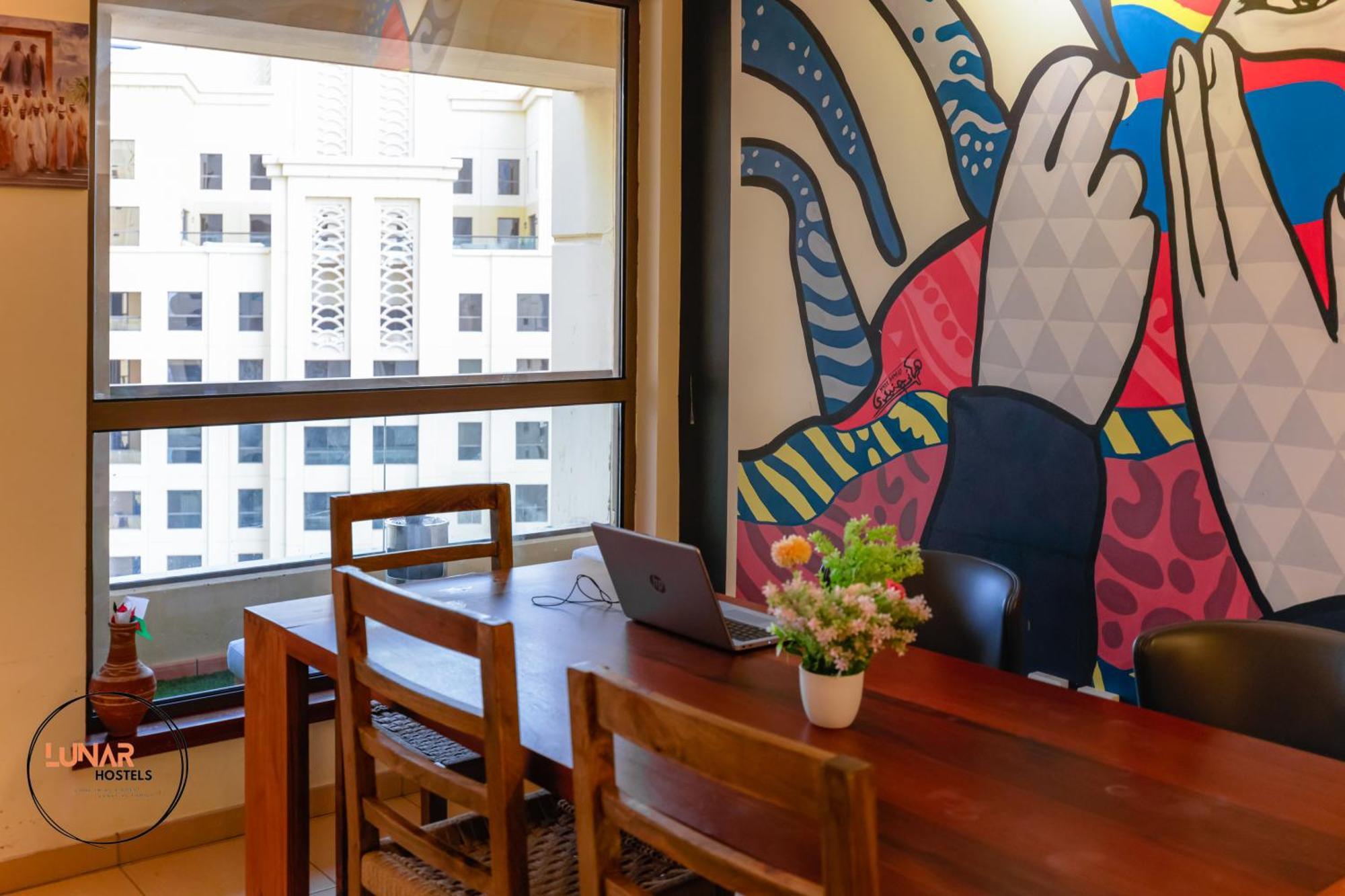 Lunar Hostel - Jbr Dubai Bagian luar foto